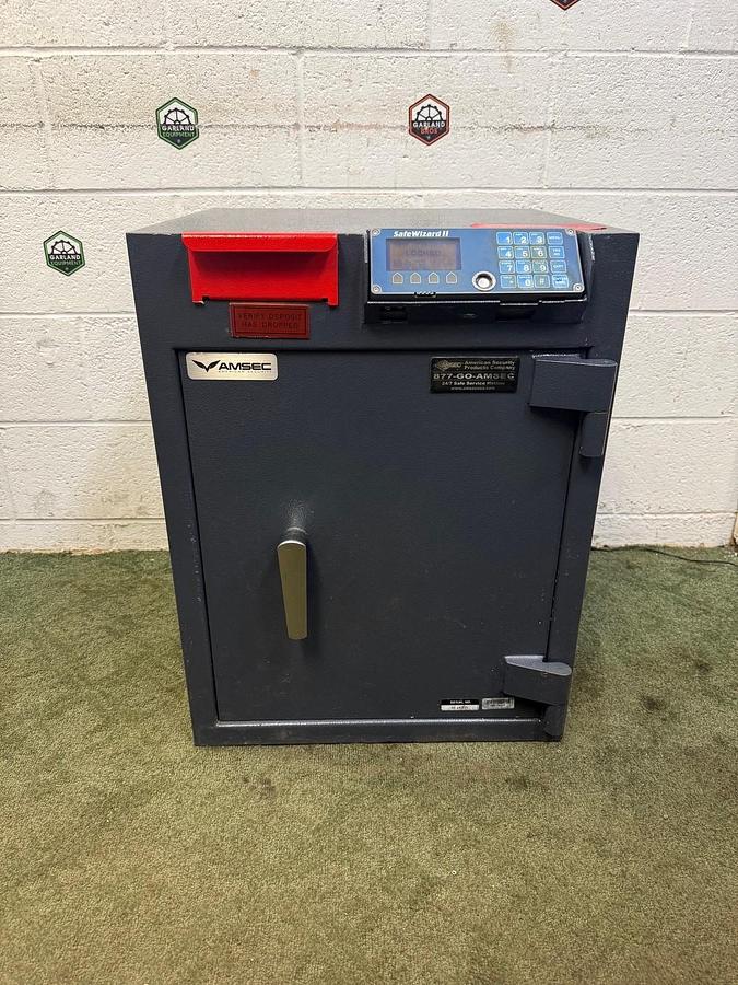 Used Amsec RMM2620SW-R Cash Management Safe Right Swing With Safe Wizard II