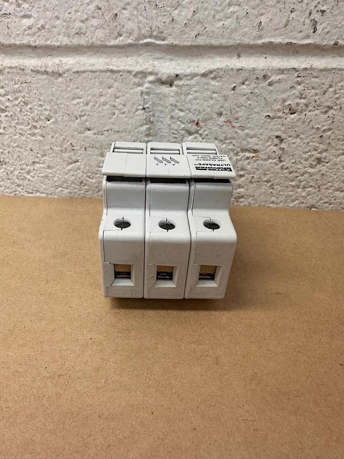 Used Ferraz Shawmut - USCC3 - 3 Pole Ultrasafe 600 V 30 A