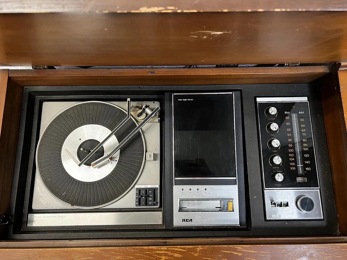 Used RCA VQT51L Vintage Stereo Console and Record Player