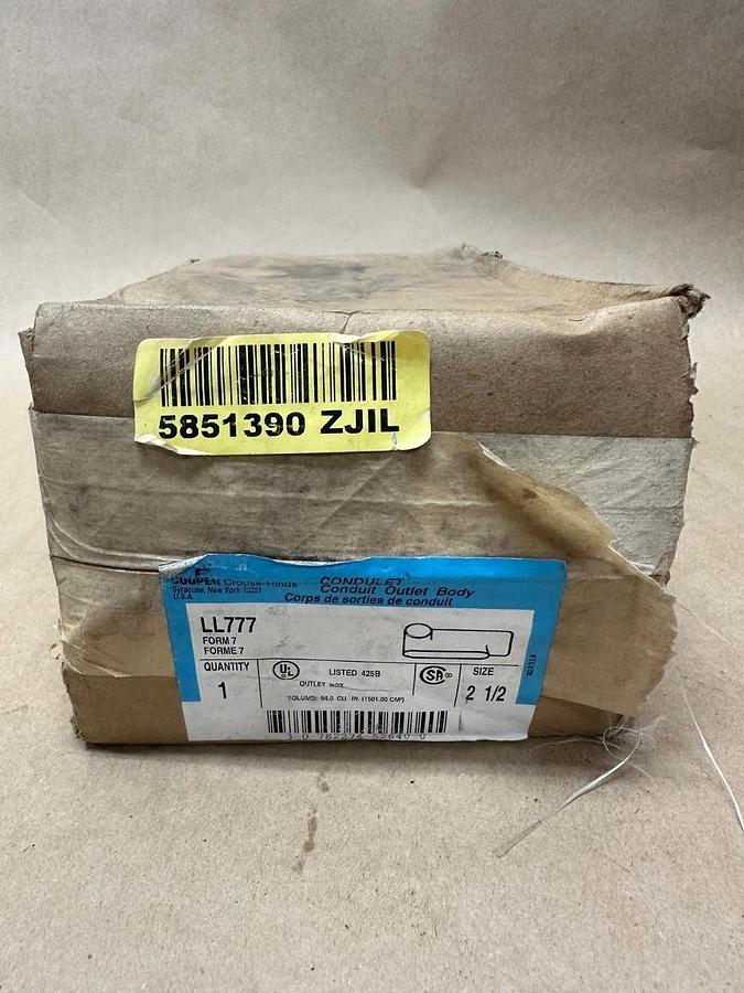 Used Crouse Hinds LL777 Forme 7, 2-1/2” Conduit *NEW*
