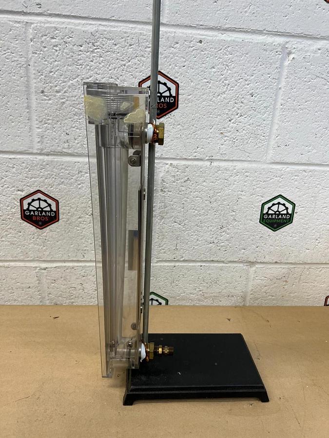 Used Dwyer RMC-106 Flow Meter ( SCFH Air, 100-1,000)