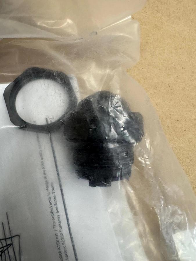 Used Appleton 2350C69698 Obturateur dia.30MM *FACTORY SEALED*