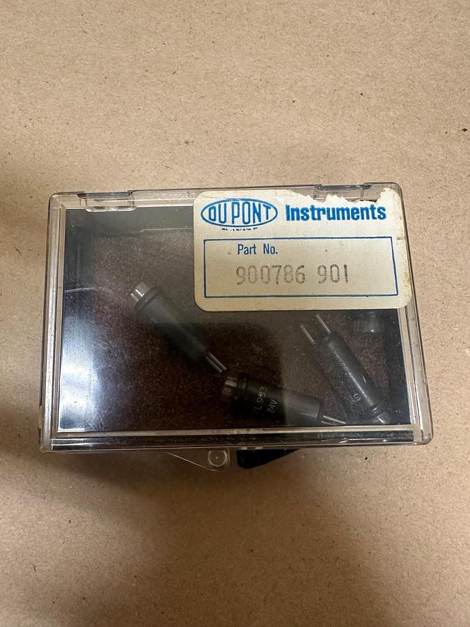 Used Du Pont Instruments 900786 901 Fuse Light - Qty 4