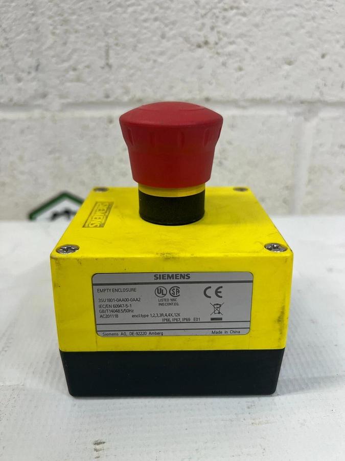 Used Siemens 3SU1801-0AA00-0AA2 Empty Enclosure