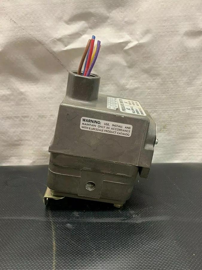 Used Barksdale CDPD2H-A3 Dialamatic Pressure Switch 10 PSI