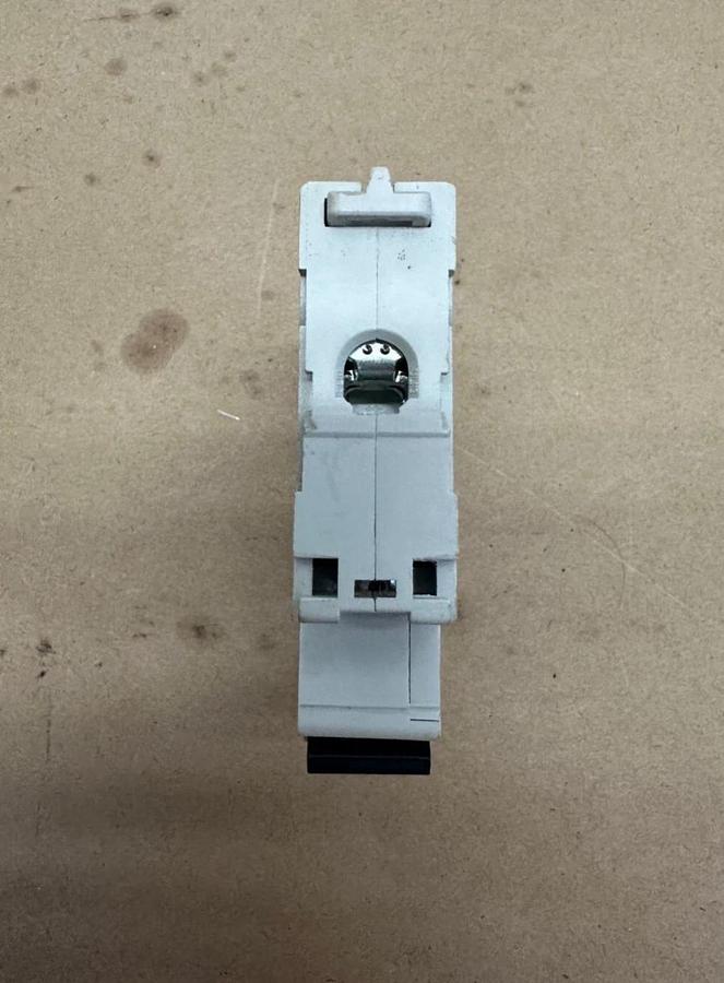 Used Schneider Electric 24506 D10A Circuit Breaker