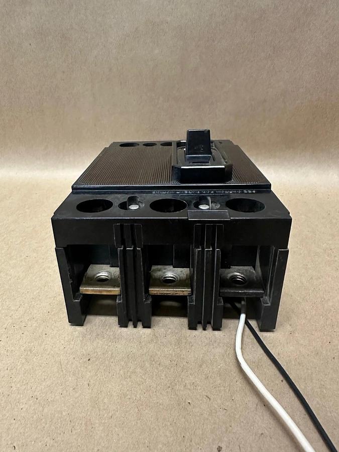 Used I.T.E. QJ3B22500S0I 225A 3 Pole Circuit Breaker