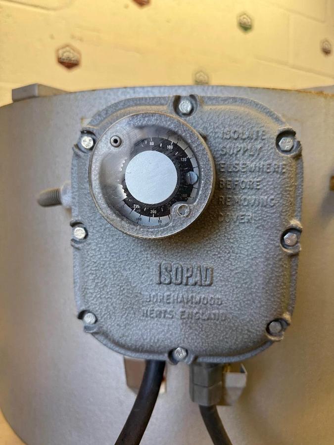 Used Isopad Isojacket FJS-1.5/3 80X610 Drum Jacket/Heater, 700W, 1Ph 115V, 55 Gal