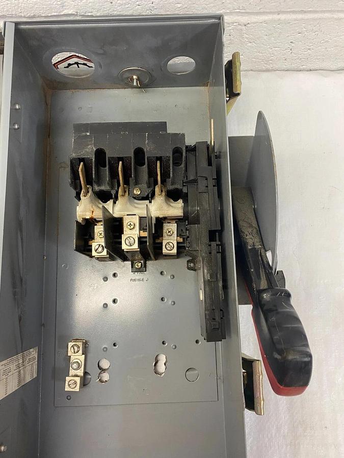Used Square D HV363AWK Heavy Duty Safety Switch A:100 50/60Hz