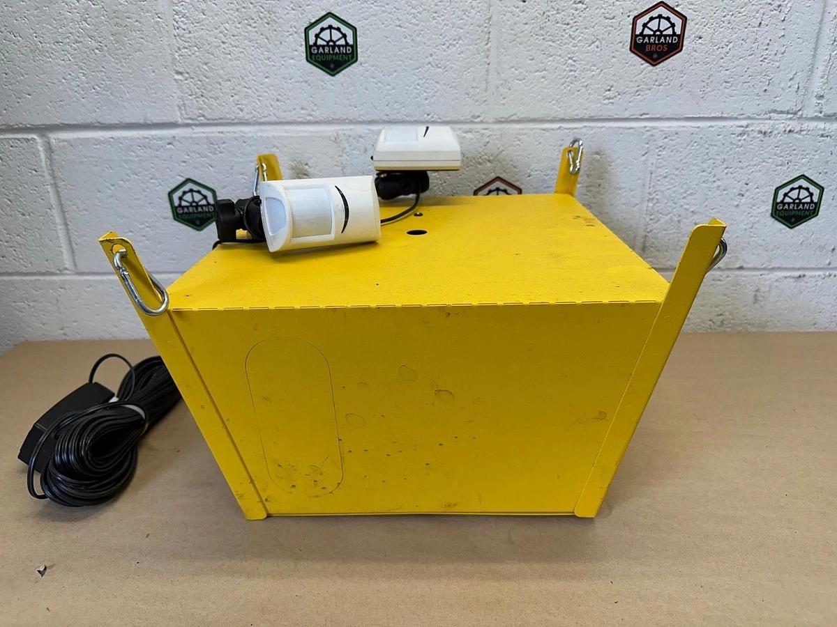 Used Collision Awareness B3079955 Large Look Out Sensor, Floor Burst, Ceiling Hung