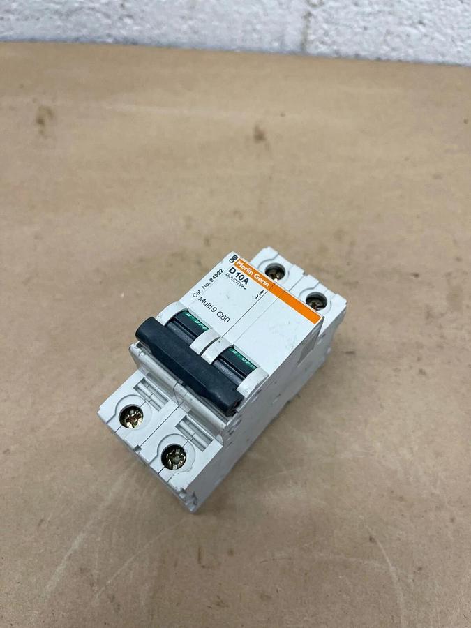 Used Merlin Gerin 24522 Circuit Breaker, D10A 480Y/277V Multi9 C60