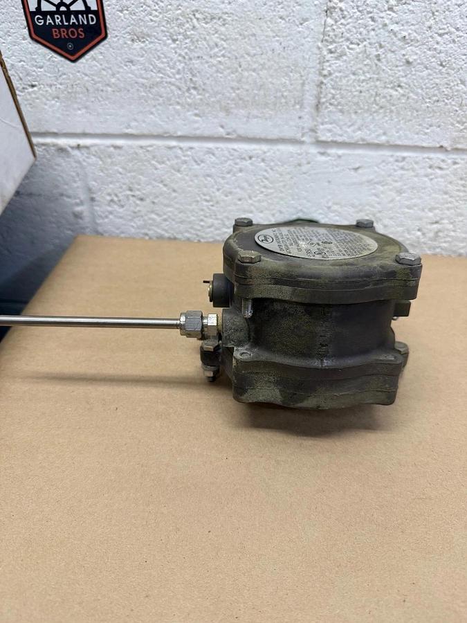 Used Dwyer 1950-0-2F Pressure Switch