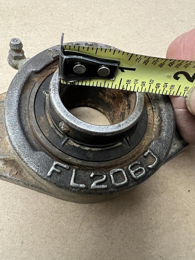 Used NTN FL206J 2 Bolt Flange Bearing With UC206-104 Bearing 1.25” Bore