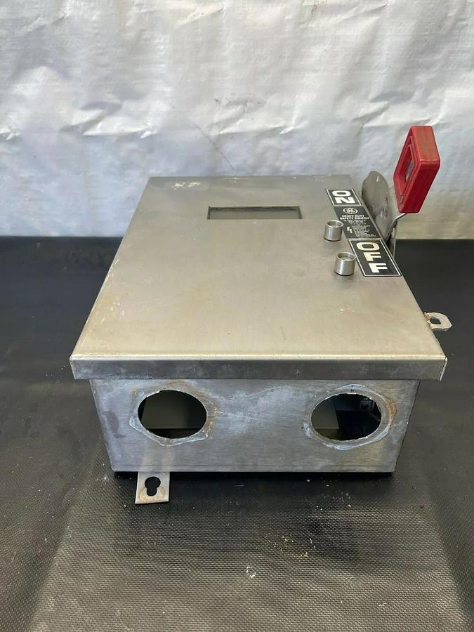 Used General Electric THN3361SSW, Heavy Duty Safety Switch, 30 Amp, 600 VAC, 3-pole