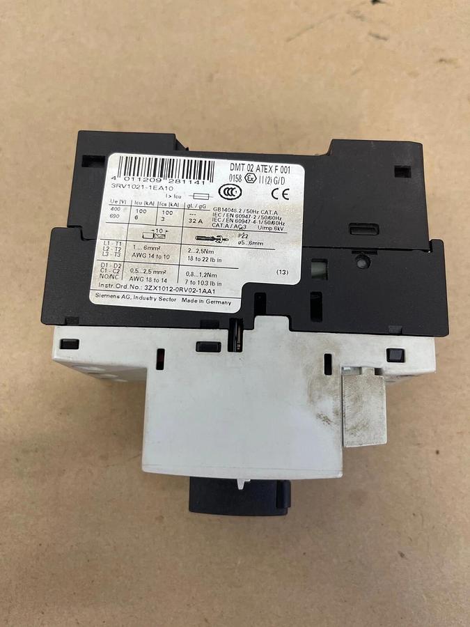 Used Siemens 3RV1021-1EA10 Circuit Breaker, Sirius