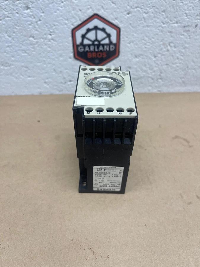 Siemens 7PU1540-1AK23 Time Delay, 120-127 VAC, 50/60 Hz, 0.6-6seconds