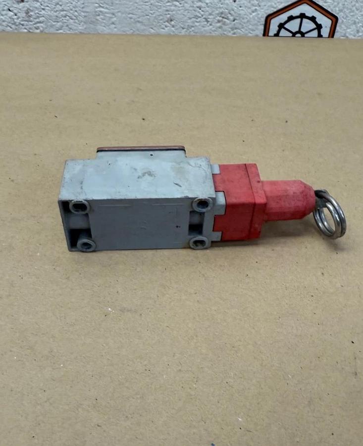 Used COMEPI SBM2K9X11 Pull Cord Interlock Safety Switch