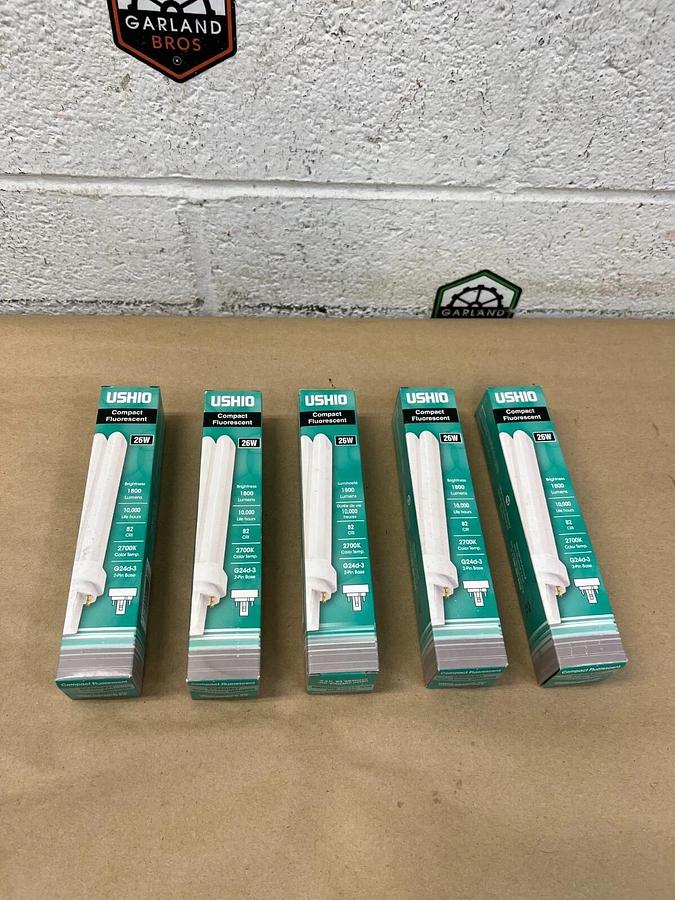 Used USHIO CF26D/827 26W Compact Fluorescent - Lot of 5