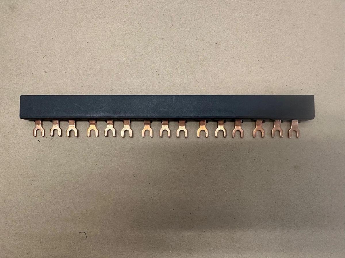 Eaton XTPAXCLKA5 Commoning Link, B3.0/5-PKZ0 *NEW*