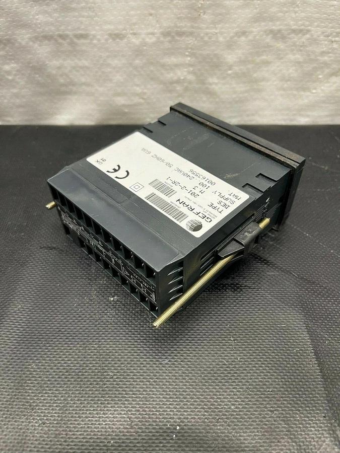 Used Gefran 201-2-2R-1, 240VAC, 50/60Hz, 6VA