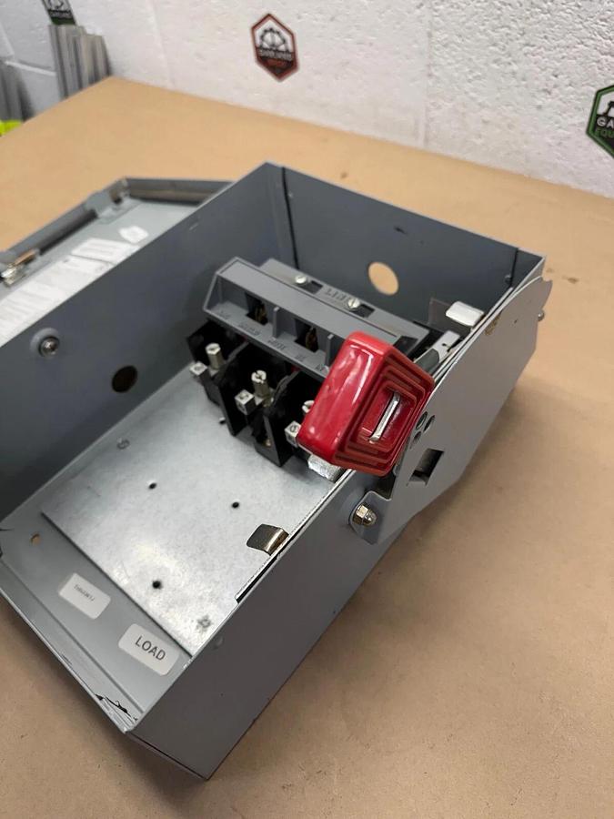 Used General Electric THN3361J Heavy Duty Safety Switch, 30 A, 600 VAC, 30 Hp