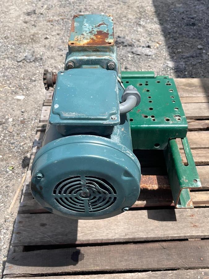Used Reliance Electric P14H1448S Duty Master A-C Motor w/ Dodge Tigear Gear Reducer