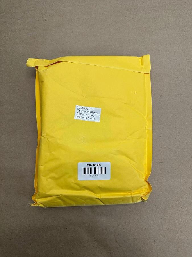 Used Ideal Warehouse 70-1020 Propane Type A Gloves