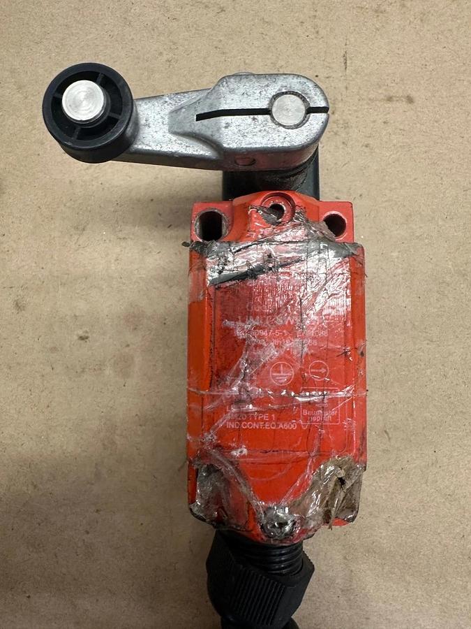 Used Allen Bradley 60946-5-1 Type 1 Limit Switch