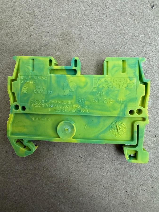 Used Phoenix Contact Typ ST 2,5-PE Terminal Block (QTY 15) Green and Yellow *NEW*