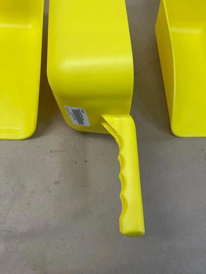 Remco 65006 Large Hand Scoop, Yellow - Lot of 5