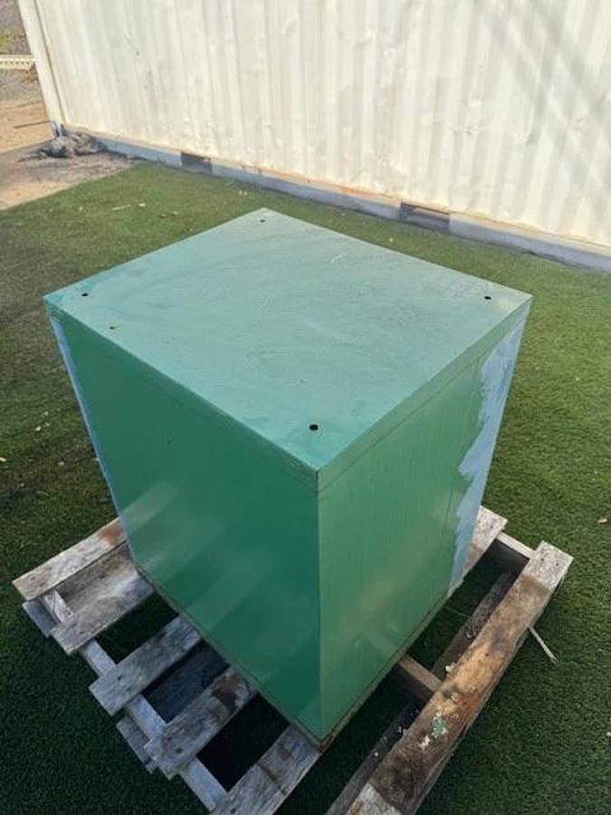 Used Industrial Tool Cabinet 8-Drawer (No Key) W: 22-1/4” H: 27” D: 33-3/4”