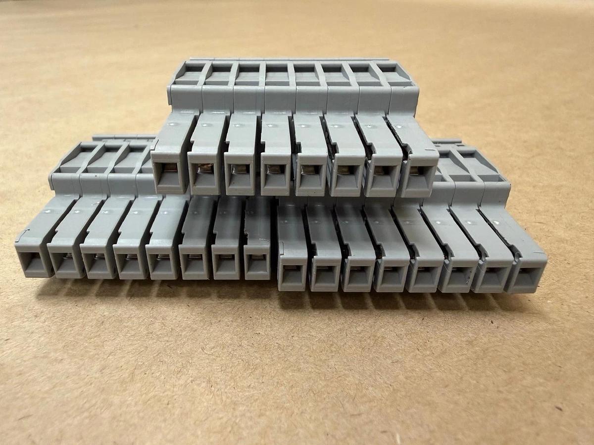 Used Phoenix Contact PP-H 2,5/8 Terminal Plug *NEW* - 3 Pcs