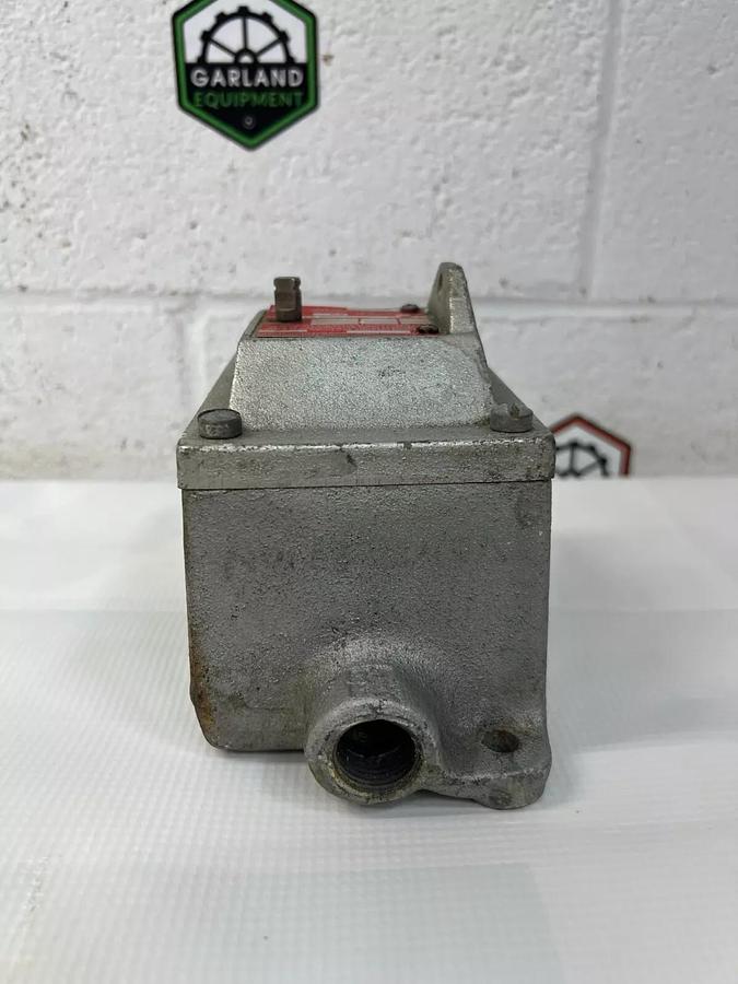 Used Crouse-Hinds DS415 Snap Switch for Hazardous Locations