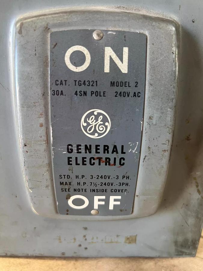 Used General Electric TG4321 30 Amp Enclosed Safety Switch