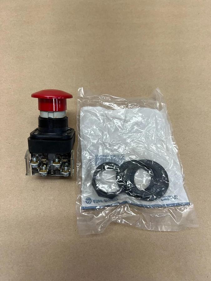 Used Allen Bradley 800H-DR6A Mushroom Head Push Button Red Cap
