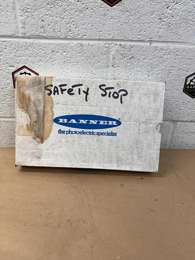 Used Banner - T18AW3FF50*W/30' - Photoelectric Sensor