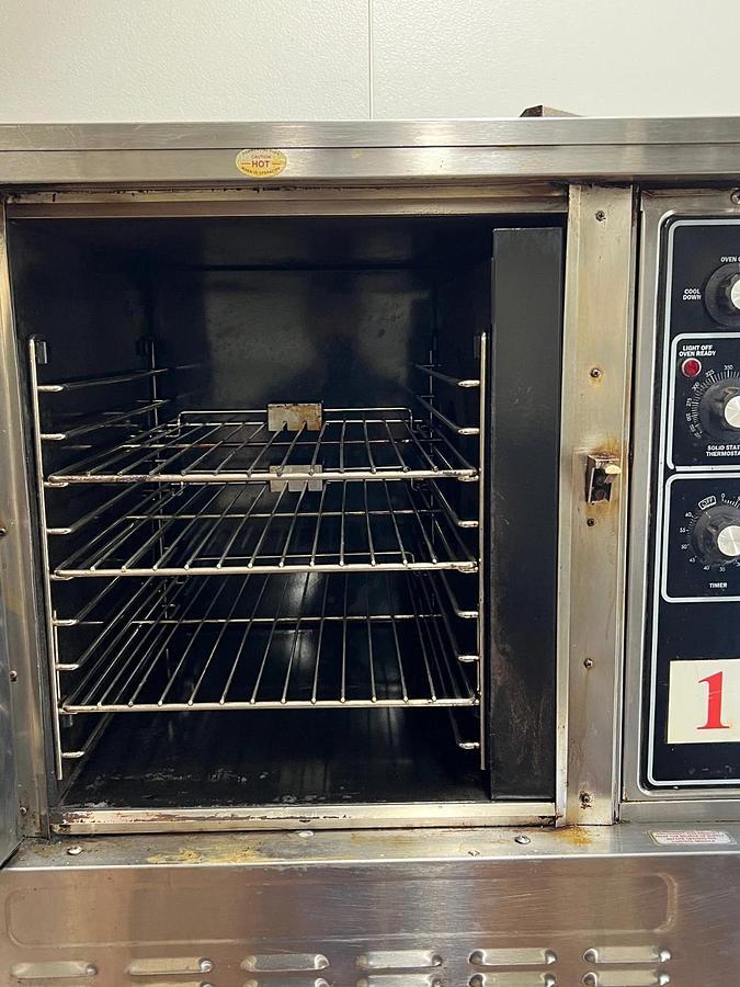 Used Blodgett DFG-50 Double Half Size Convection Oven