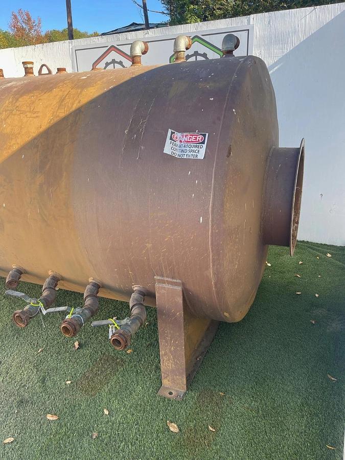 Used 2000 Gallon Capacity Horizontal Liquid Storage Tank, Dia: 64”, L:12’6”