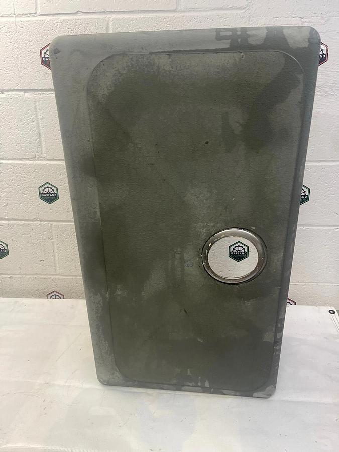 Used Kraus Stainless Steel Undermount 30” Sink w/ Sink Gate/Basin Rack