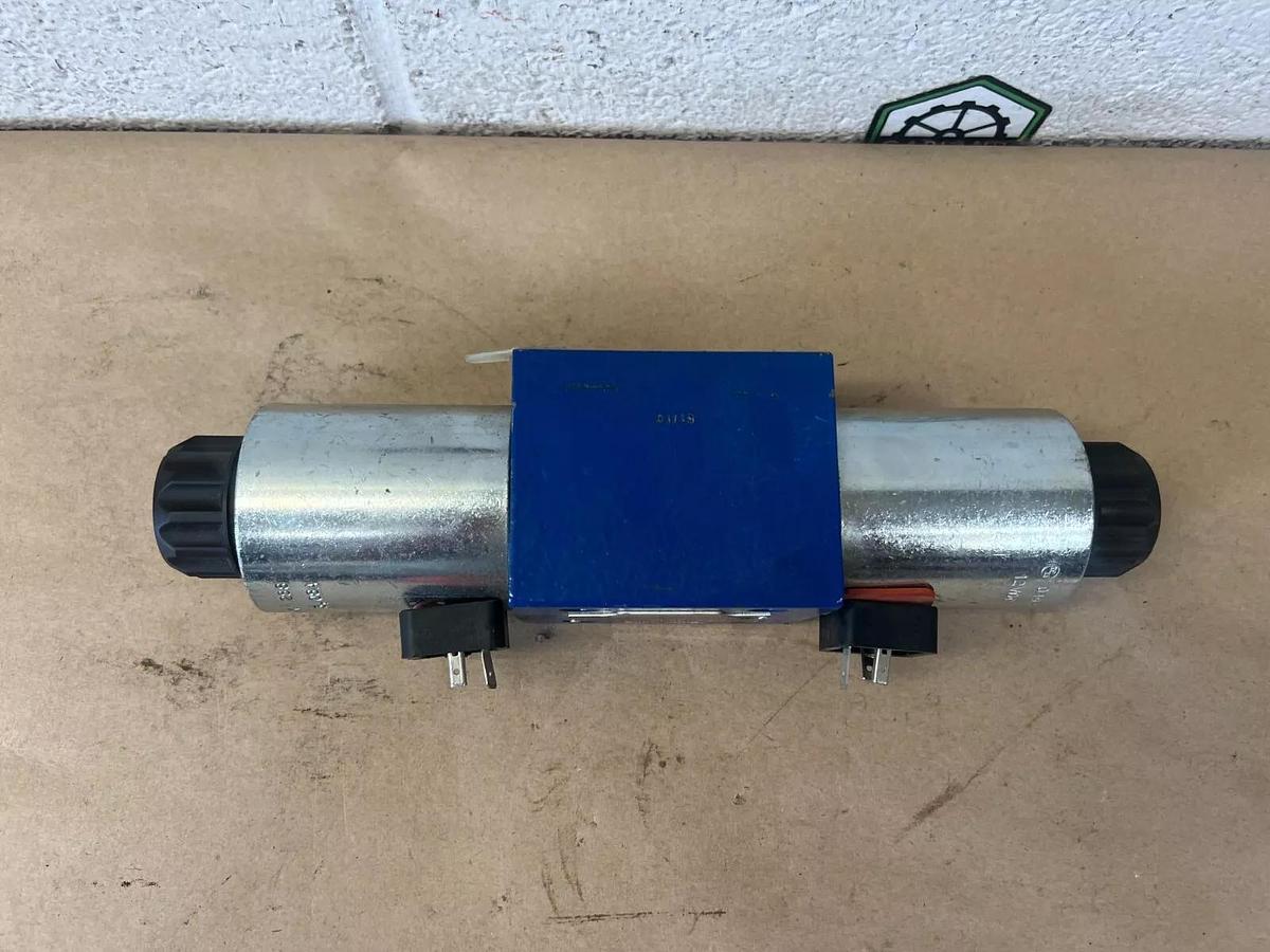 Used Rexroth MNR R900930080 Directional Spool Valve  - Parts Only