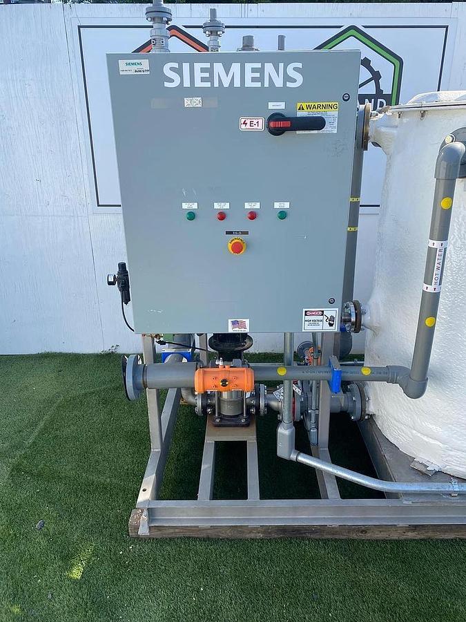 Used CIP Grundfos CRNE15-02 A-FGJ-G-E-HQQE Pump, Siemens Enclosure, 250 Gal Tank