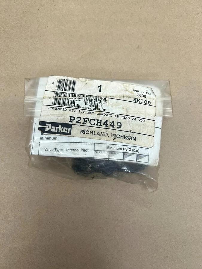 Used Parker P2FCH449 Solenoid Kit, 1/2 NPT Conduit 18 Lead 24 VDC