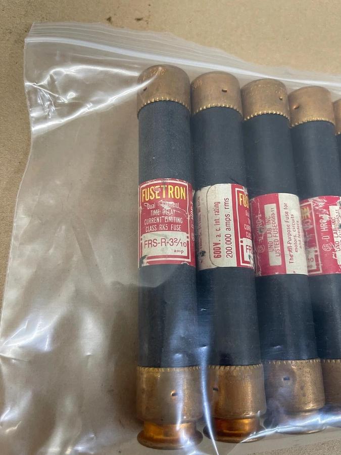 Used Bussmann Fusetron FRS-R-3 2/10 A, Dual Element, Time Delay, Current Limiting
