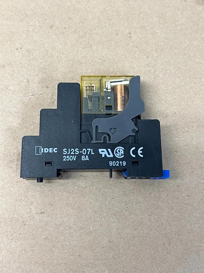 Used idec RJ25-CL-D24 Purpose Relay/ Socket