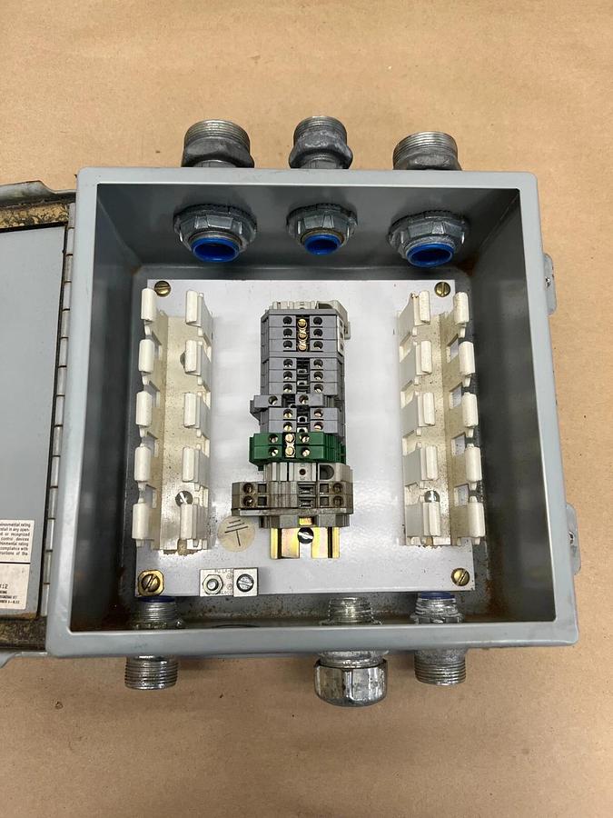 Used Hoffman A-808CH CSA Enclosure Type 12