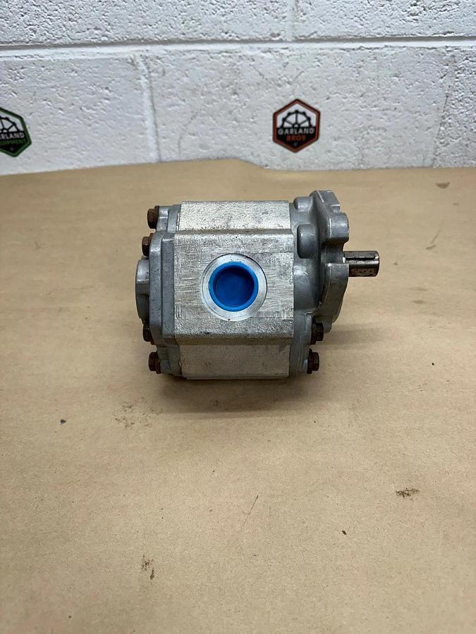 Used Borg Warner P328EJ21L01 Hydraulic Gear Pump *NEW*