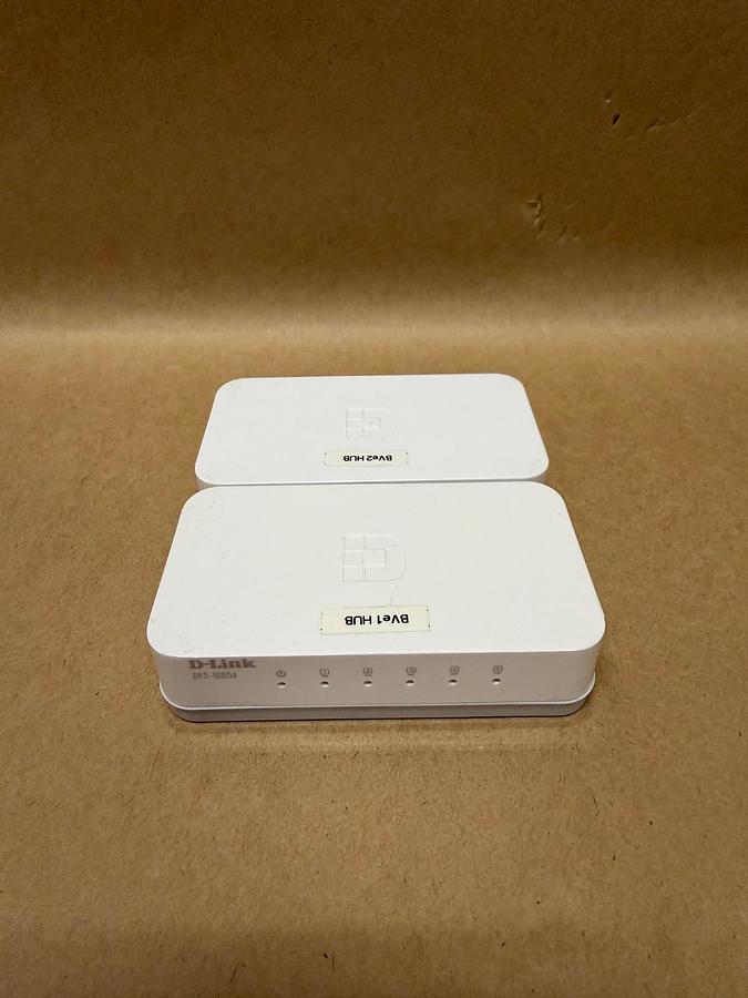 Used D-Link DES-1005A 5 Port Unmanaged Switch N-Way UTP Port - Lot of 2