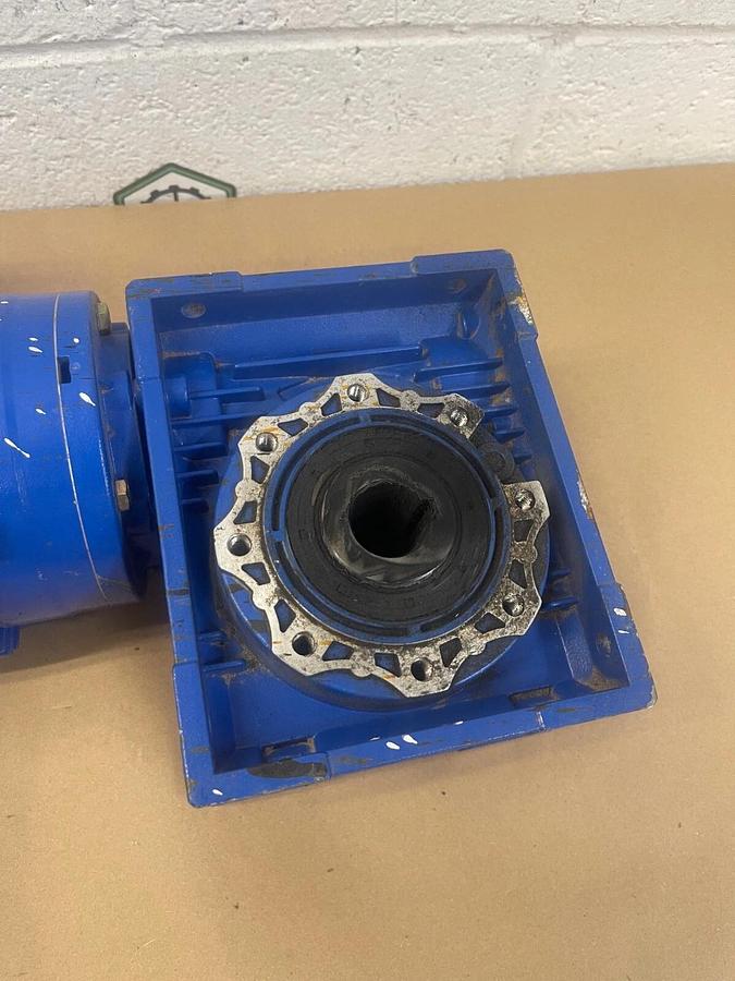 Used Rexmac RA80B4, 3-ph Induction Motor 0.75kw (1HP) 1380RPM, Rexmac NMRV 063