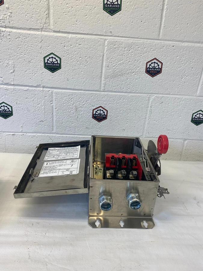 Used Eaton DH367UWK 30 Amp Heavy Duty Safety Switch 600v, 60Hz, 250v
