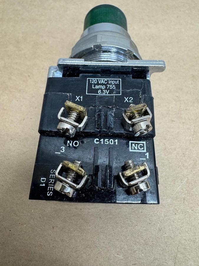 Used Cutler Hammer 10250T/91000T Push Button Switch Green 120V Lamp 755, 6.3V (Qty 3)